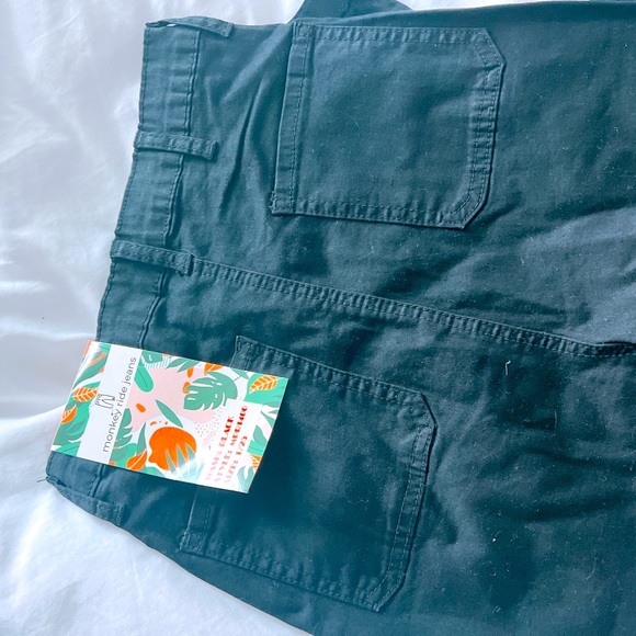 Flare Black Pants - Picture 4 of 4